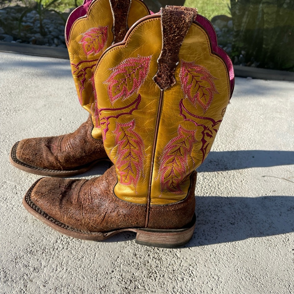 Ariat Western Boots, Pink flowers on metallic gold leather roughout boot.